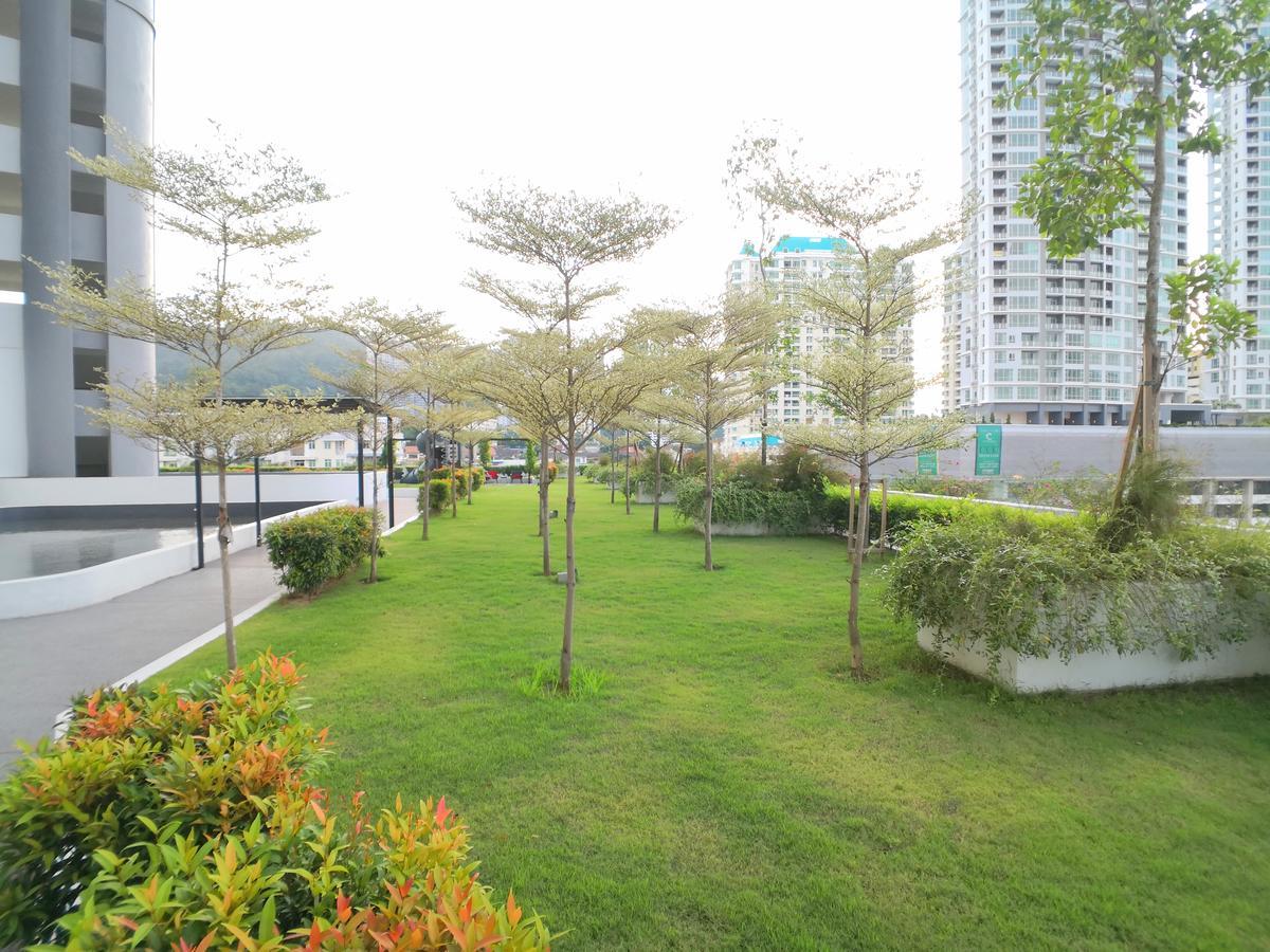 The Landmark Seaview Gurney George Town Exterior photo